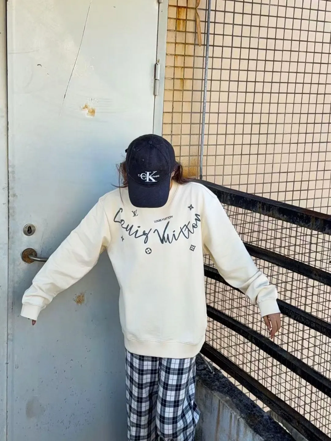 Louis Vuitton/Louis Vuitton 25Fw cursive signature letter print crew neck sweatshirt